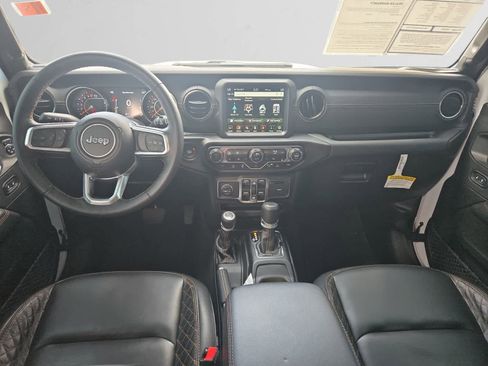 Used 2022 Jeep Wrangler Unlimited Sahara AWD/4WD image 10