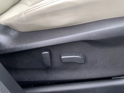 Used 2019 Subaru Ascent Limited w/ Popular Package #3 image 26