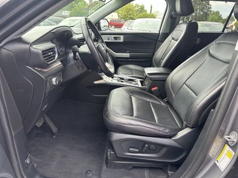 Used 2022 Ford Explorer Limited w/ Equipment Group 301A image 19