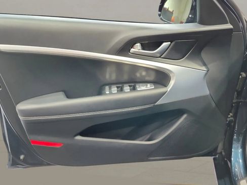 Used 2023 Genesis G70 2.0T image 31