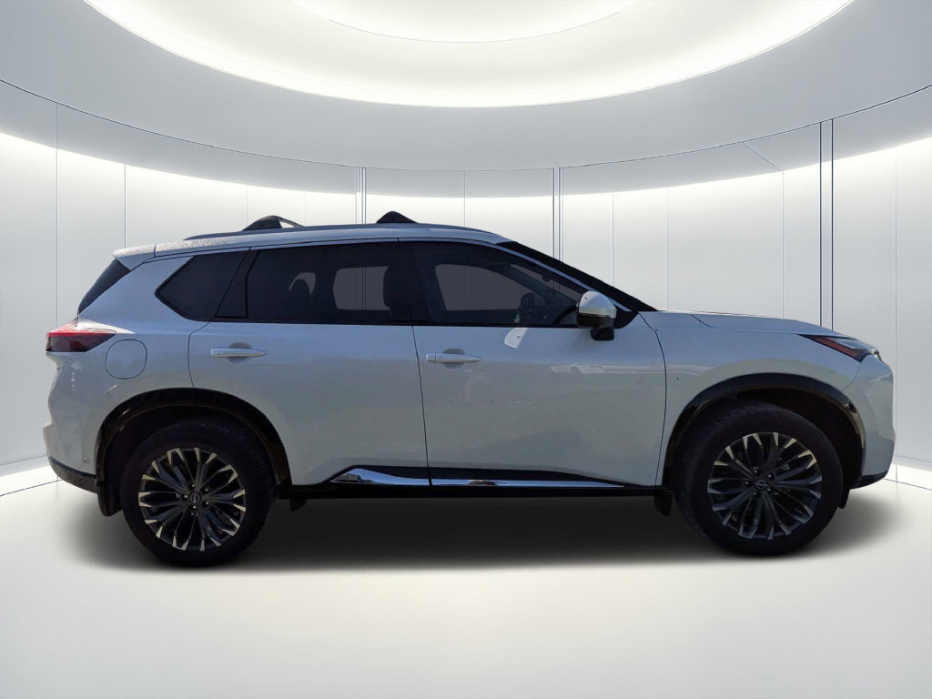 Used 2026 Nissan Rogue Platinum w/ Platinum Premium Package AWD/4WD image 2