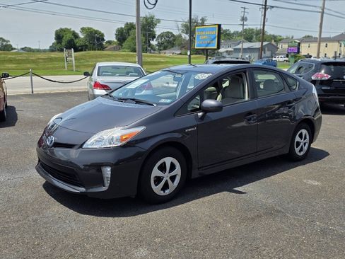 Used 2013 Toyota Prius Three FWD image 2