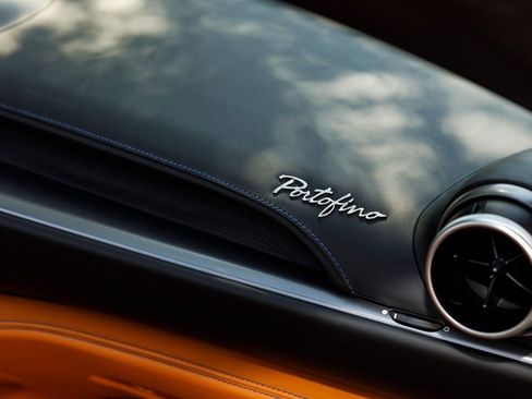 Used 2019 Ferrari Portofino image 15