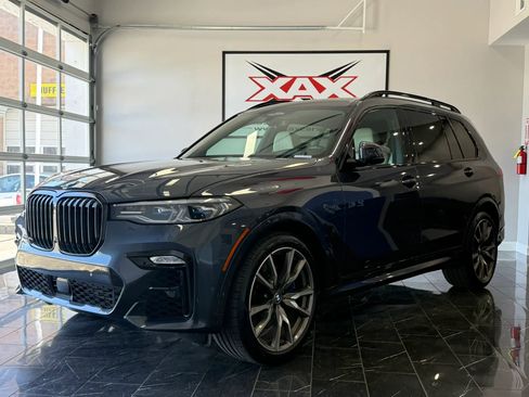 Used 2020 BMW X7 M50i w/ Dynamic Handling Package AWD/4WD image 3