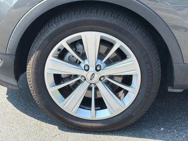 Used 2019 Ford Explorer Limited w/ Class III Trailer Tow Package FWD image 13