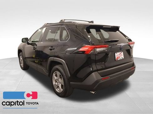 Certified 2022 Toyota RAV4 LE AWD/4WD image 5