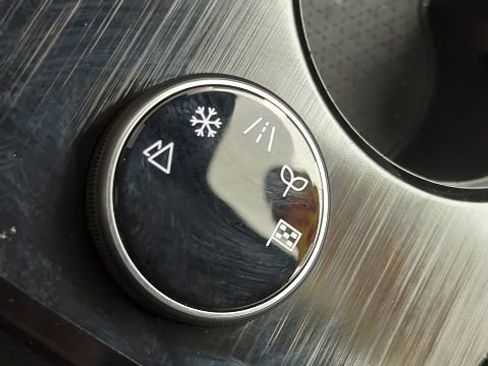 Used 2022 Nissan Rogue SV image 23