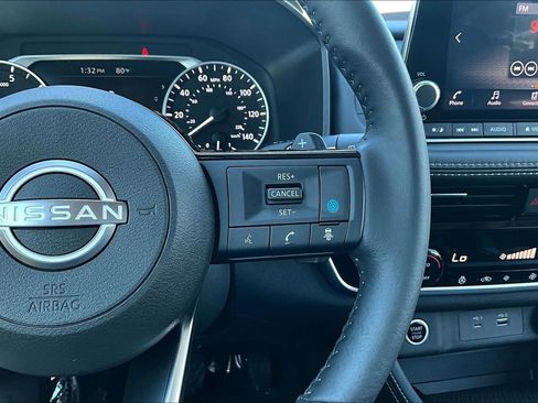 Used 2023 Nissan Rogue SL image 26