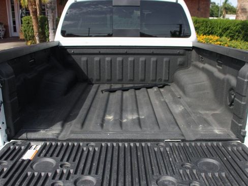 Used 2025 Nissan Frontier S w/ S Utility Package image 8