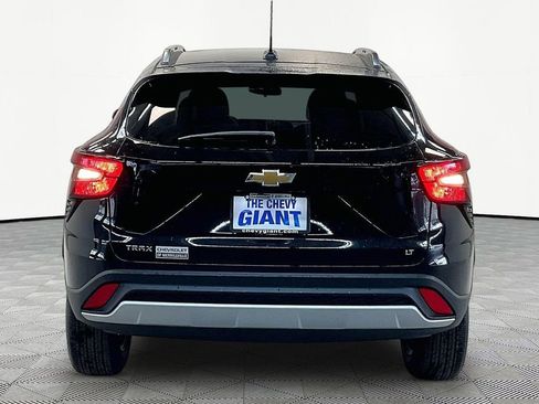 Used 2026 Chevrolet Trax LT FWD image 6