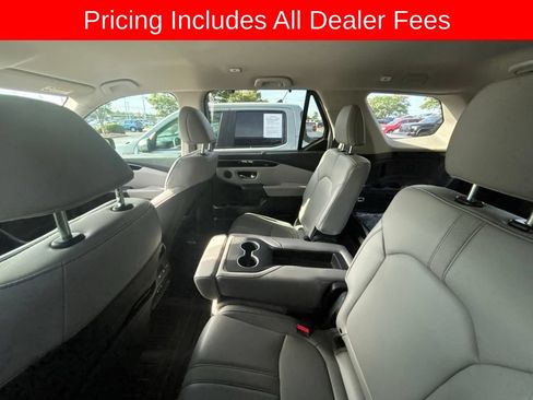 Used 2025 Honda Pilot EX-L image 10