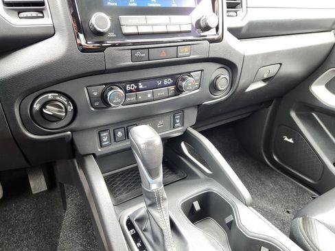 Certified 2024 Nissan Frontier SL w/ Technology Package AWD/4WD image 16
