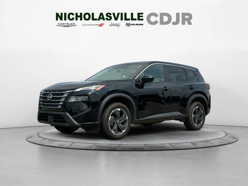 Used 2025 Nissan Rogue SV AWD/4WD image 1