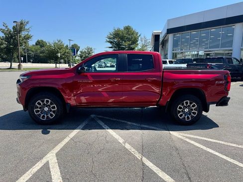 Used 2024 Chevrolet Colorado Z71 w/ Z71 Convenience Package 2 AWD/4WD image 2
