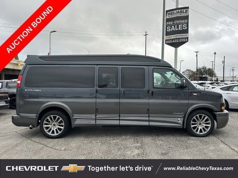 Used 2019 GMC Savana 2500 Extended RWD image 2
