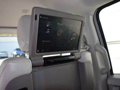 Used 2020 Chrysler Pacifica Touring-L Plus w/ Tire & Wheel Group image 32