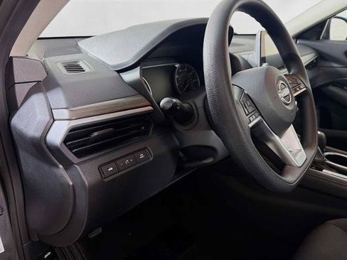 Certified 2023 Nissan Altima 2.5 SV FWD image 8
