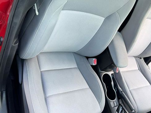 Used 2015 Toyota Corolla LE FWD image 16