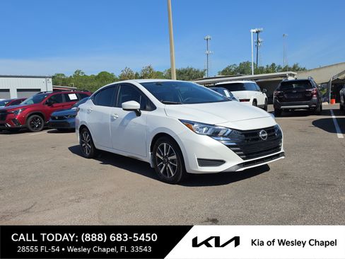 Used 2023 Nissan Versa SV w/ Trunk Package FWD image 1