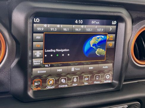 Used 2023 Jeep Gladiator Mojave AWD/4WD image 15