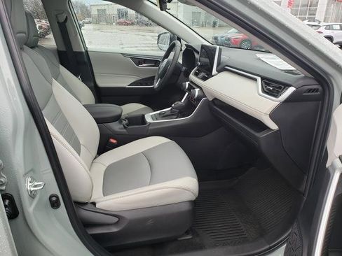 Used 2023 Toyota RAV4 XLE Premium image 20