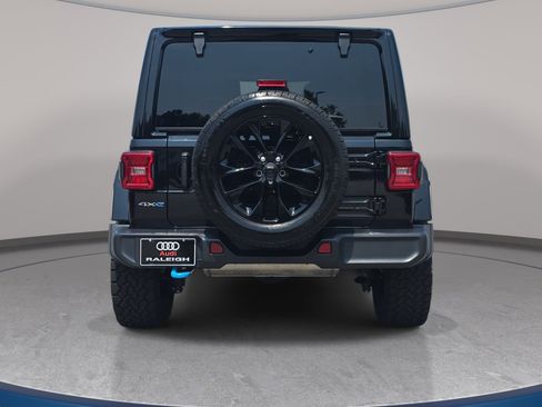 Used 2024 Jeep Wrangler Unlimited Sahara AWD/4WD image 7