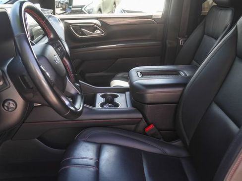 Used 2024 Chevrolet Suburban RST w/ Luxury Package RWD image 19