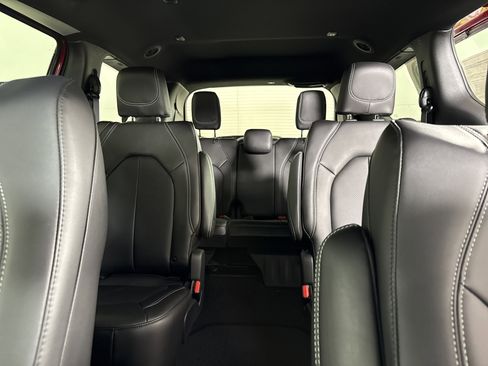 New 2026 Chrysler Pacifica Select AWD/4WD image 20