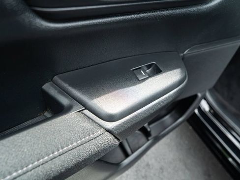 Used 2018 Honda CR-V LX image 29
