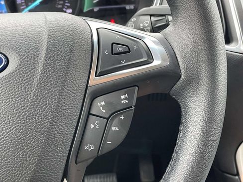 Used 2019 Ford Edge Titanium FWD image 11