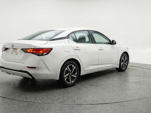 Used 2025 Nissan Sentra SV FWD image 9