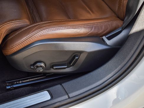 Used 2023 Volvo V60 B5 Cross Country Ultimate w/ Climate Package image 21