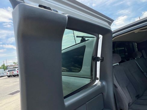 Used 2006 Chevrolet Silverado 2500 LT w/ Heavy-Duty Power Package AWD/4WD image 55