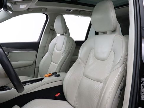 Used 2021 Volvo XC90 T8 Inscription w/ Lounge Package AWD/4WD image 13