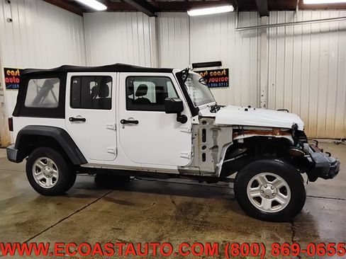 Used 2016 Jeep Wrangler Unlimited Sport w/ Max Tow Package AWD/4WD image 2