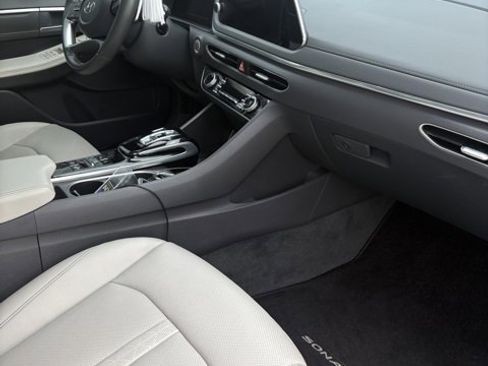 Used 2022 Hyundai Sonata Limited image 28