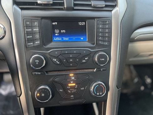 Used 2017 Ford Fusion SE image 13