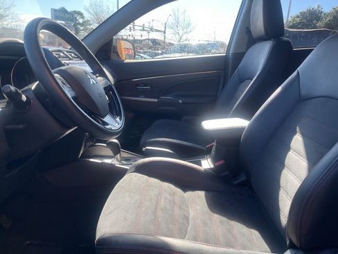 Used 2025 Mitsubishi Outlander Sport SE image 14