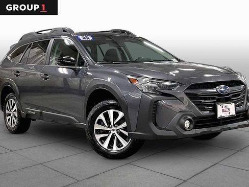 Used 2025 Subaru Outback Premium AWD/4WD image 3