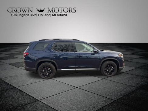 New 2025 Honda Pilot Touring image 10