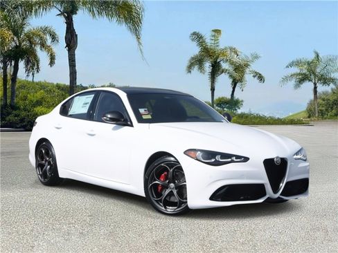 New 2025 Alfa Romeo Giulia image 1