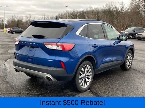 Used 2022 Ford Escape Titanium image 3