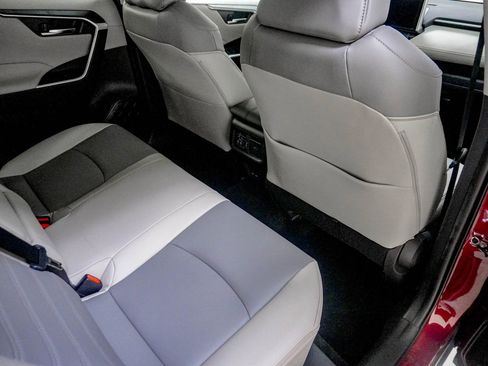 Used 2024 Toyota RAV4 XLE Premium image 34