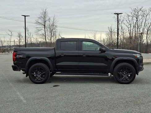 Used 2024 Chevrolet Colorado Trail Boss w/ Technology Package image 11