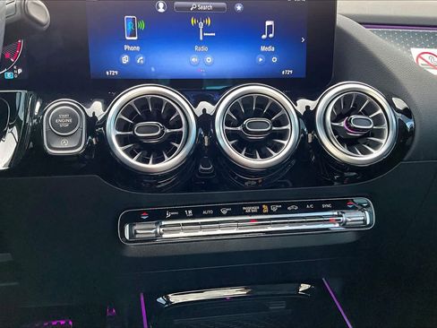 Used 2025 Mercedes-Benz GLA 250 image 35