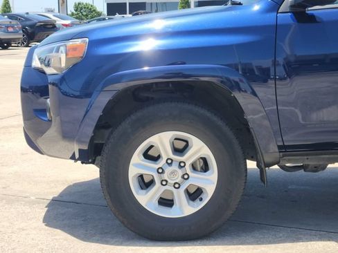 Used 2024 Toyota 4Runner SR5 AWD/4WD image 8