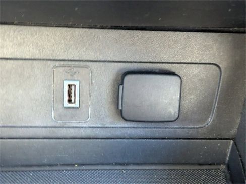 Used 2019 Ford Escape SE image 22