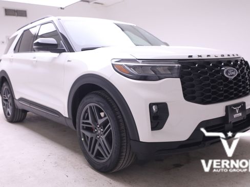 New 2025 Ford Explorer ST-Line w/ Premium Package image 7