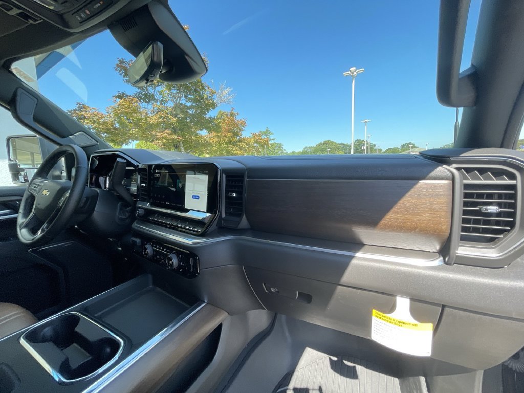 Certified 2025 Chevrolet Silverado 2500 High Country w/ High Country Premium Package AWD/4WD image 29