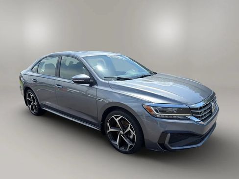 Used 2021 Volkswagen Passat 2.0T R-Line FWD image 3